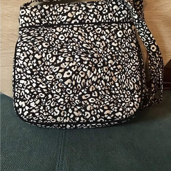 Vera Bradley crossbody - Picture 4 of 5
